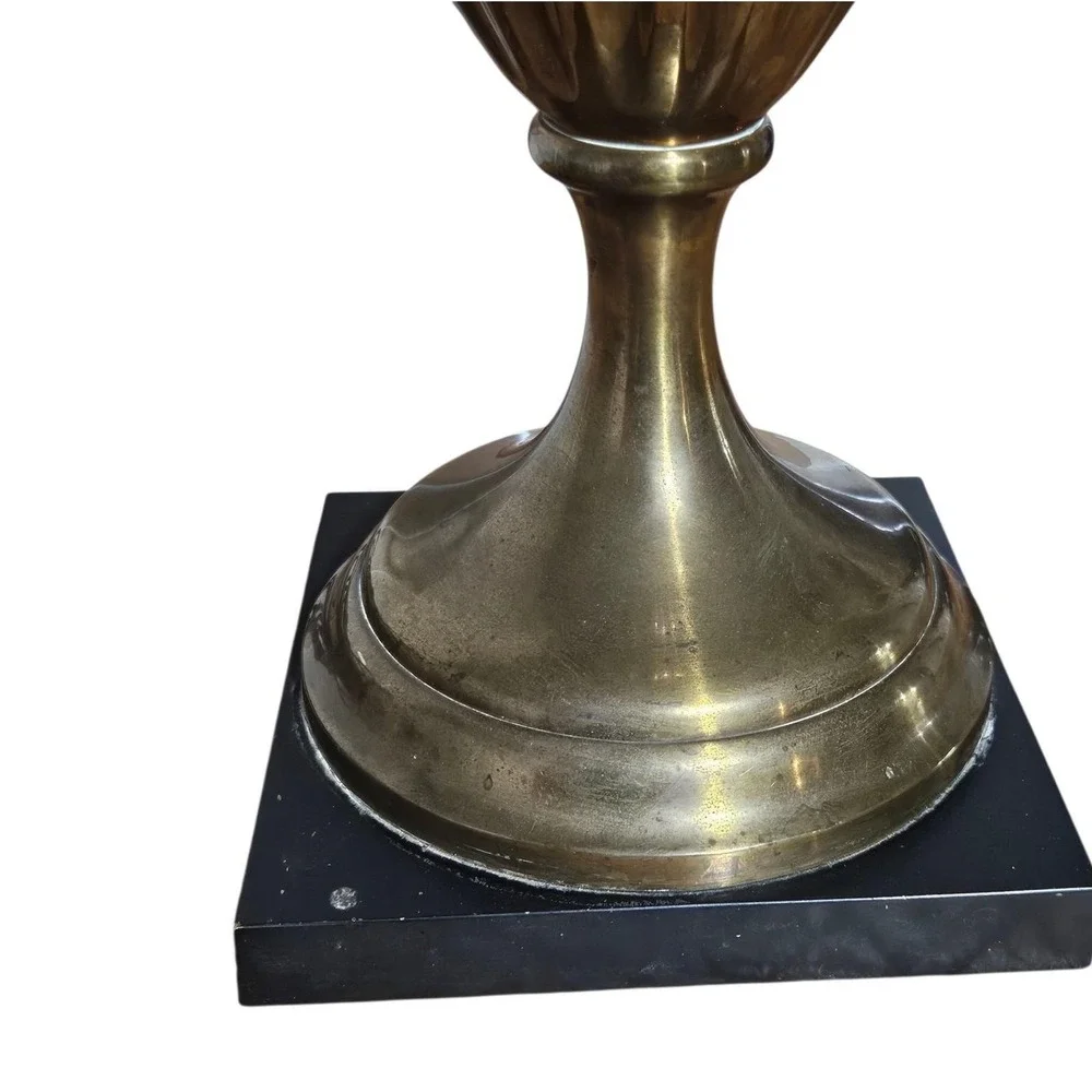 Vintage Chapman Hollywood Regency Brass Trophy Urn Table Lamp Neoclassical MCM